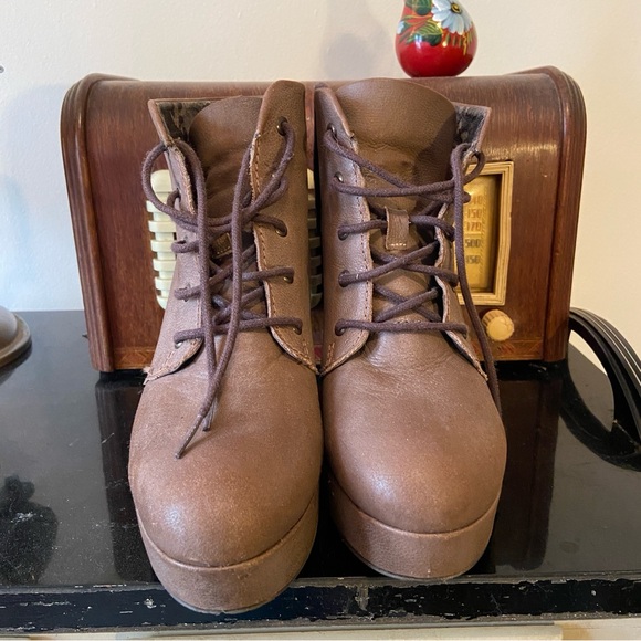 Steve Madden Booties. “Raspy Bootie” - Picture 4 of 11